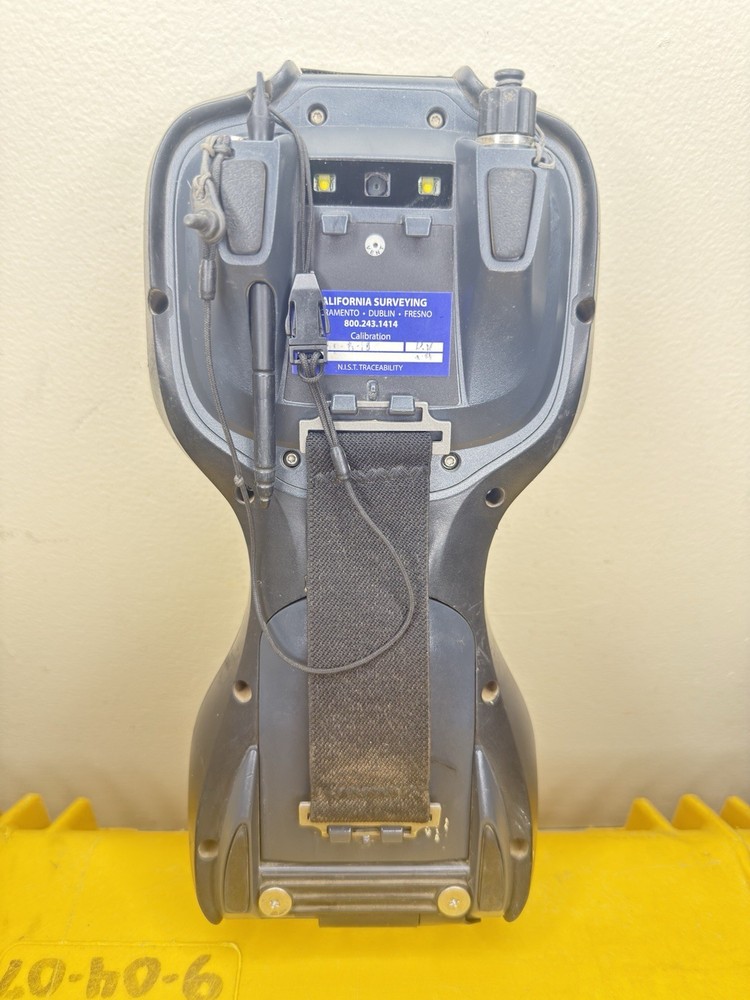 Trimble R8 Model 2GPS Base Rover RTK System 450-470MHz / Trimble TSC3 Controller