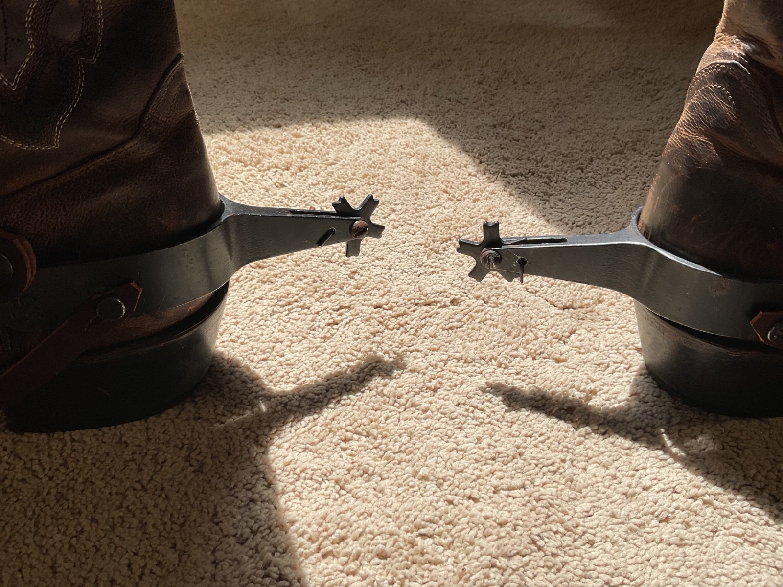 CGL bull riding spurs, the rowels can be unlocked for bareback riding.