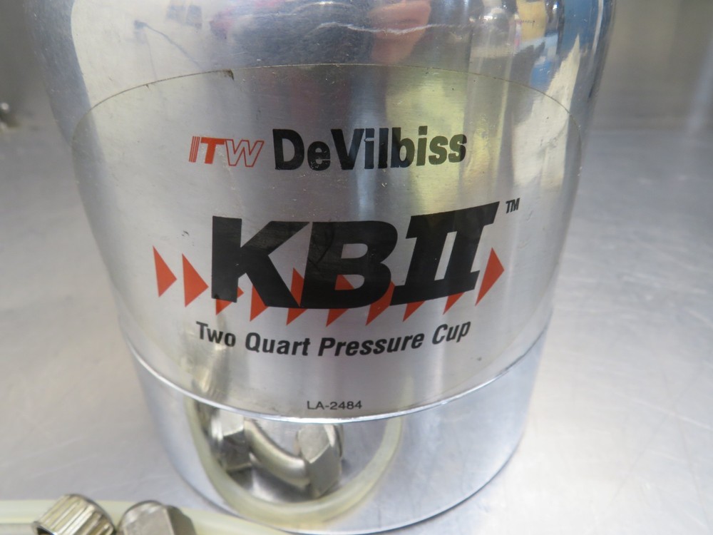 Devilbiss KB-555 2 Quart Pressure Feed Cup - Less Handle