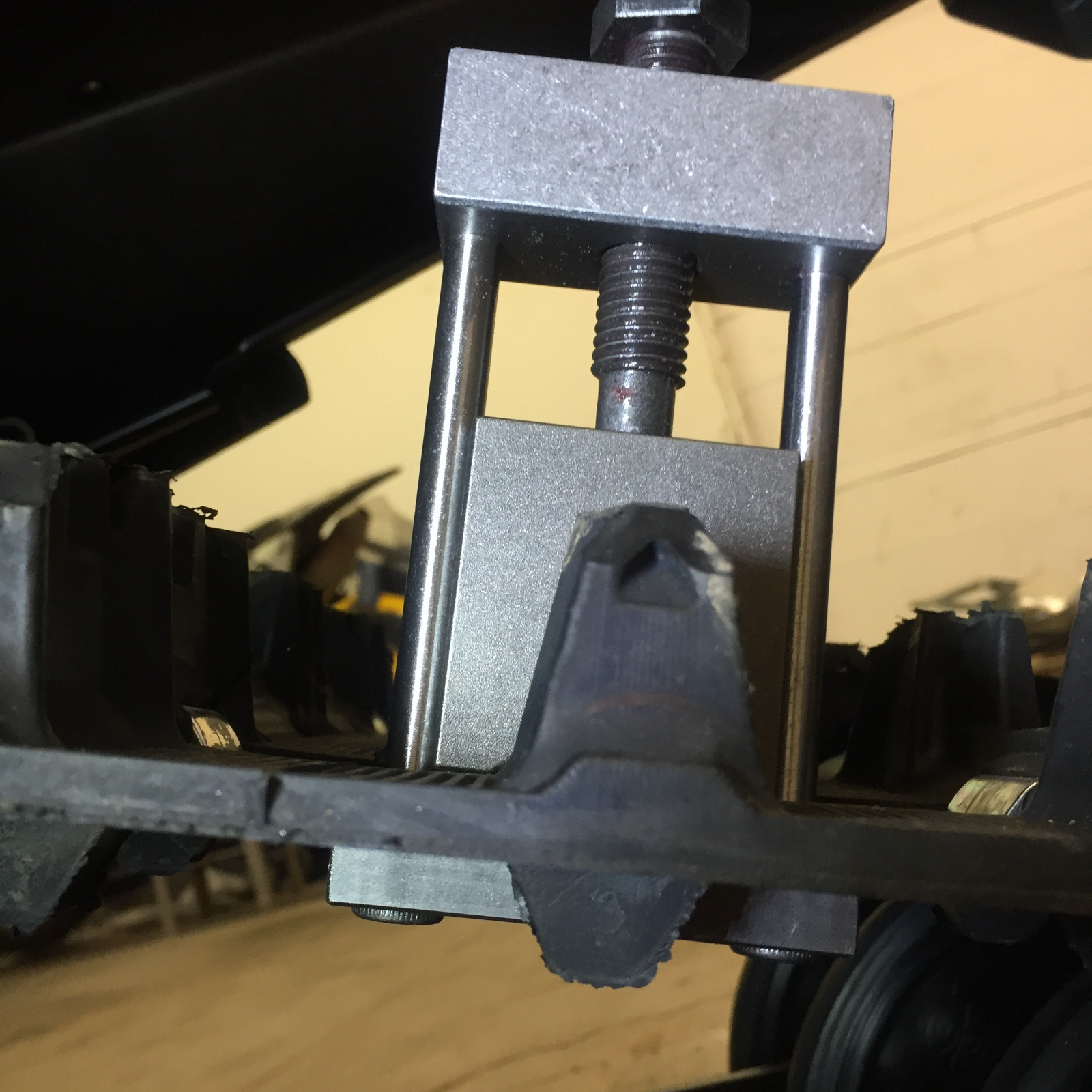 Snowmobile Track Clip Tool for up to 1-5/8" Lug Track (TCT 1.6)