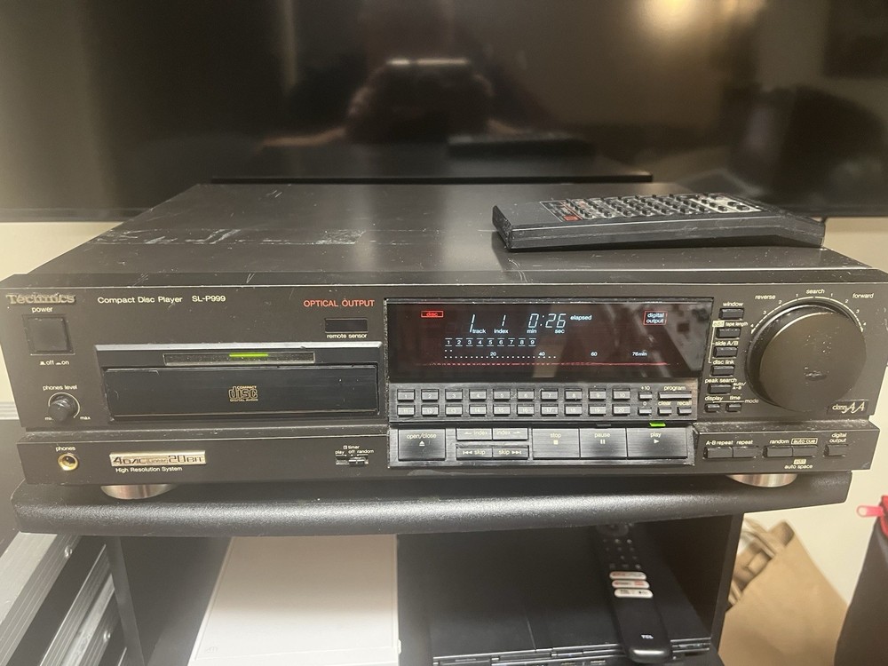 Technics SL-P999 CD Player 4DAC 20bit Linear Converter 100 V  with remote