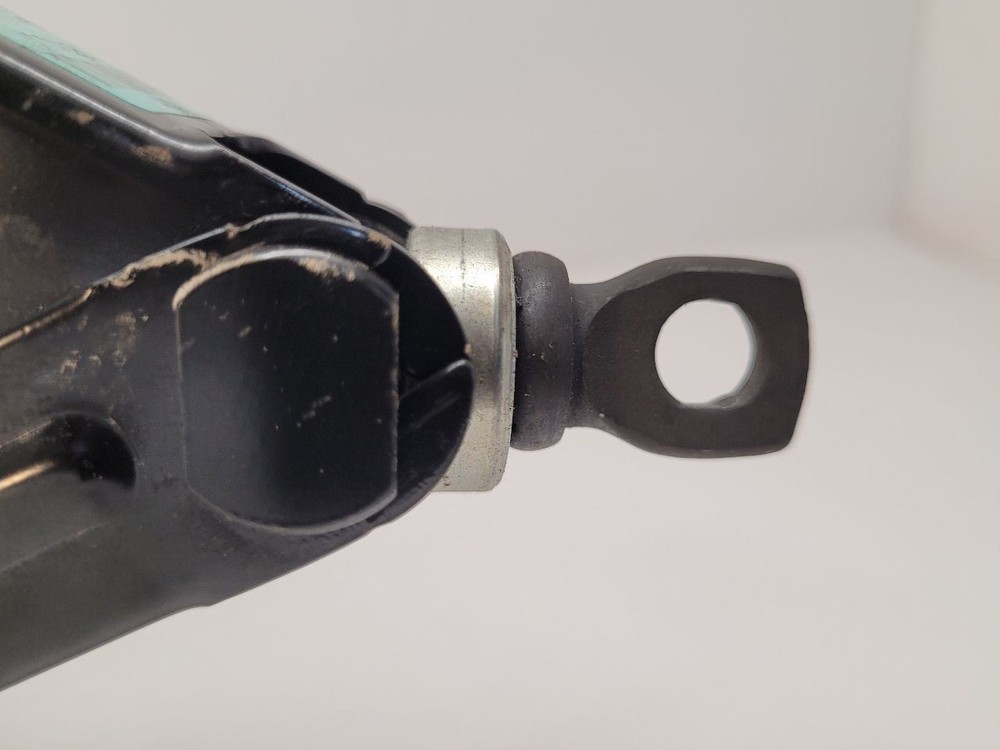 2012 CADILLAC ESCALADE Jack