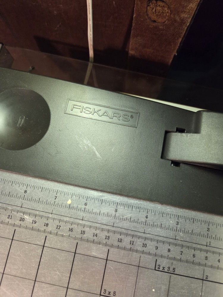 FISKARS Cutting Board Paper Rotary Cutter 12" TableTop