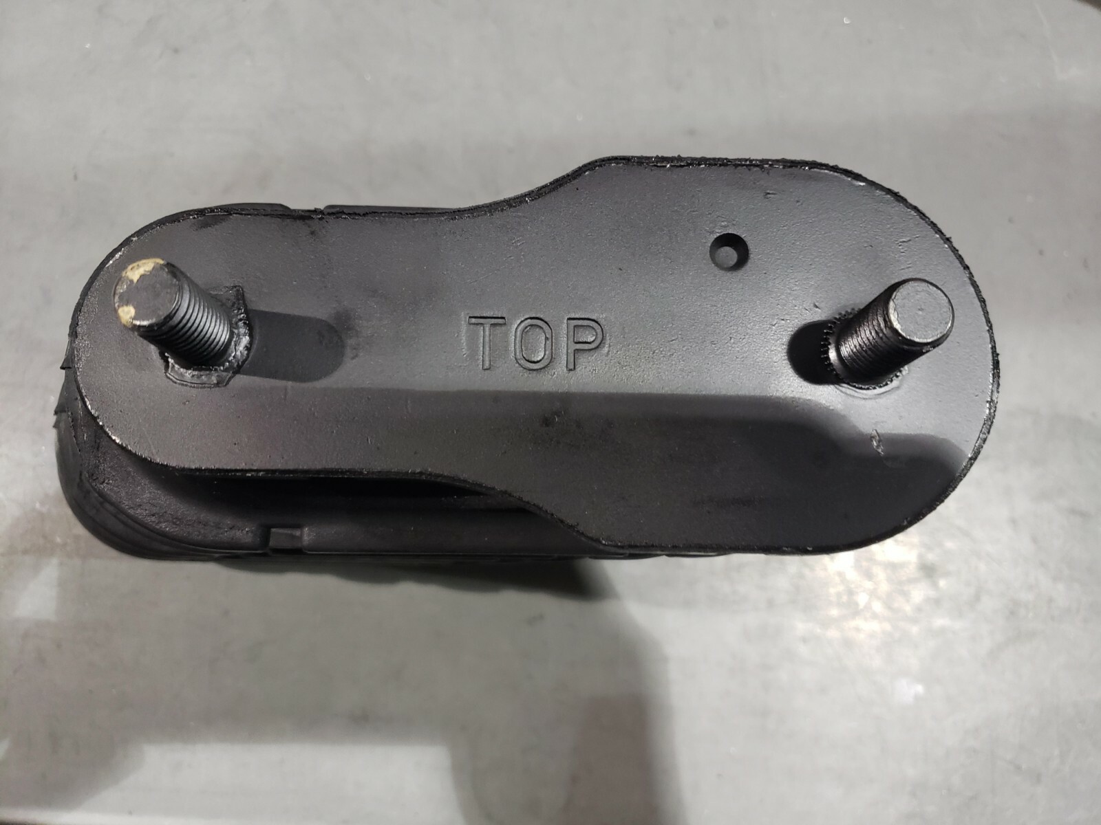 One Pair Hendrickson Haulmaax 460 Bolster Springs Wear Plate 64179-048 64179-037