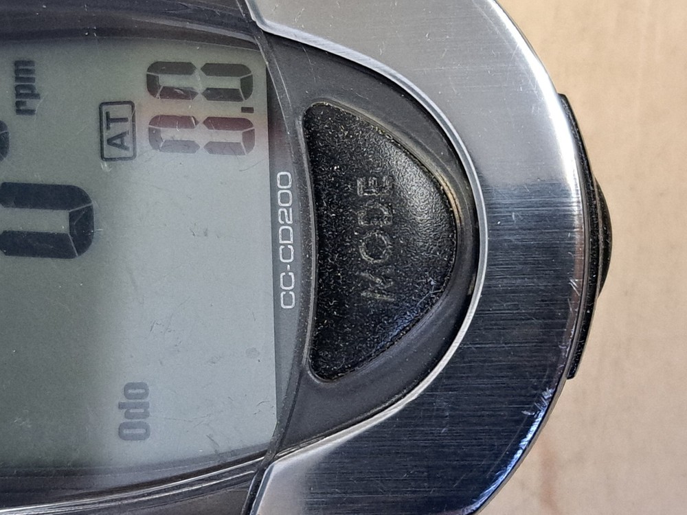 Cateye Astrale 8 CC-CD200 , 8 function Bicycle Computer