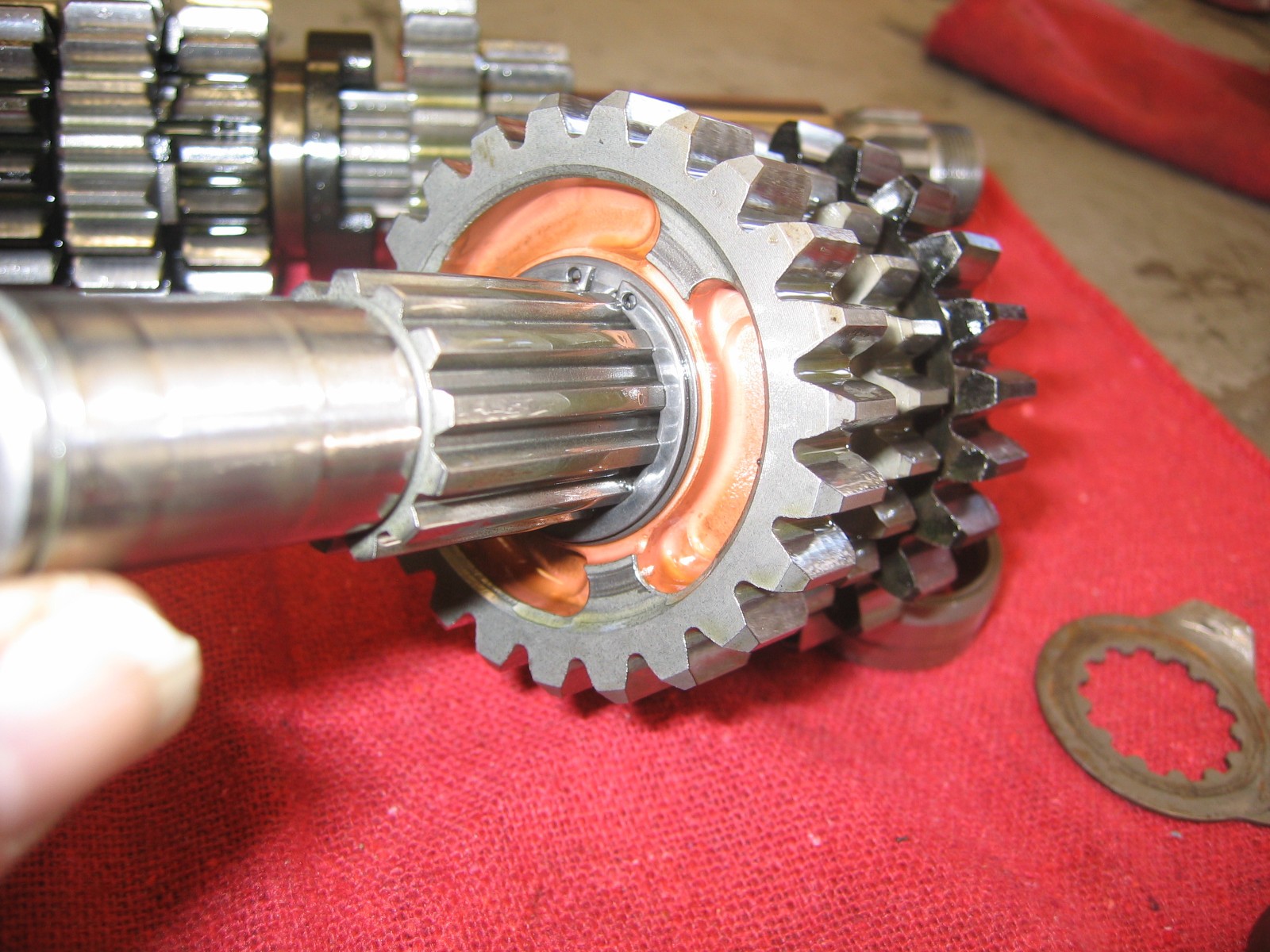 03-25 2004 YAMAHA YZ250 2-STROKE OEM LOW HOUR TRANSMISSION SHAFTS & ALL GEARS