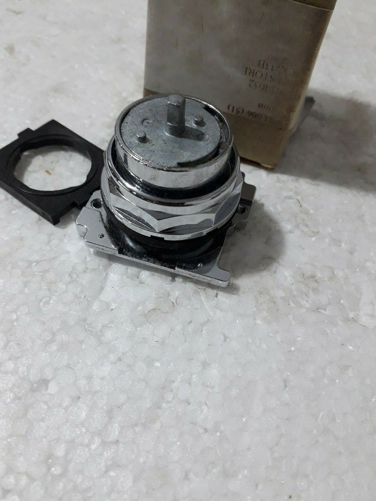 Eaton 91000T4052 Selector Switch 3Pos MTG-Code2 Ser-B1