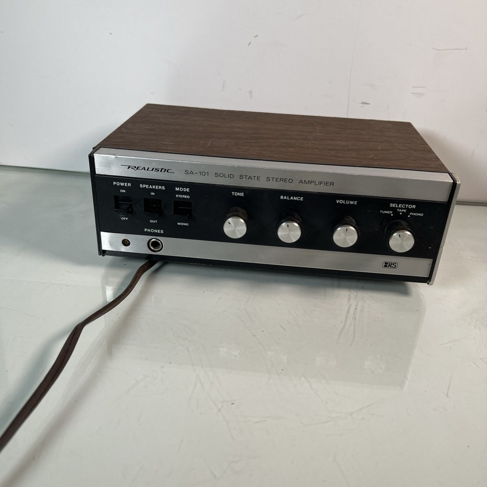 Vintage Realistic SA-101 Solid State Stereo Amplifier RadioShack Powers On As Is