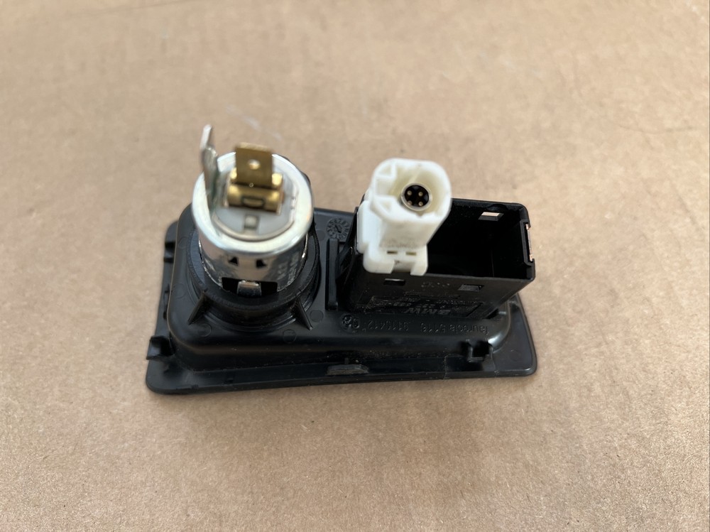 BMW E81/E82/E87/E88 04-13 USB AUX-IN 9 237 659