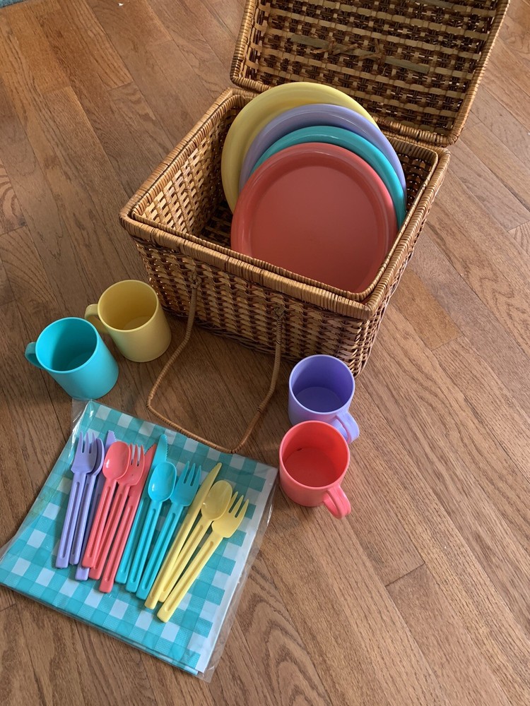 PICNIC BASKET