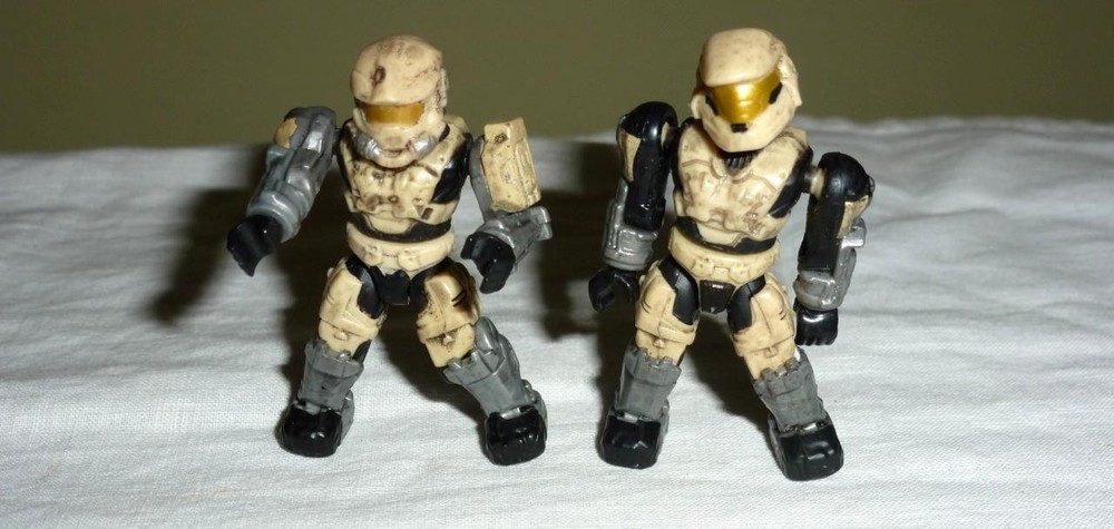 2 mega Blok Soldier Figures