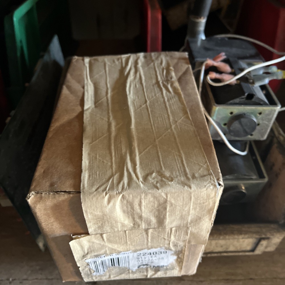 Miller 224039 Kit Contactor w/Nuts