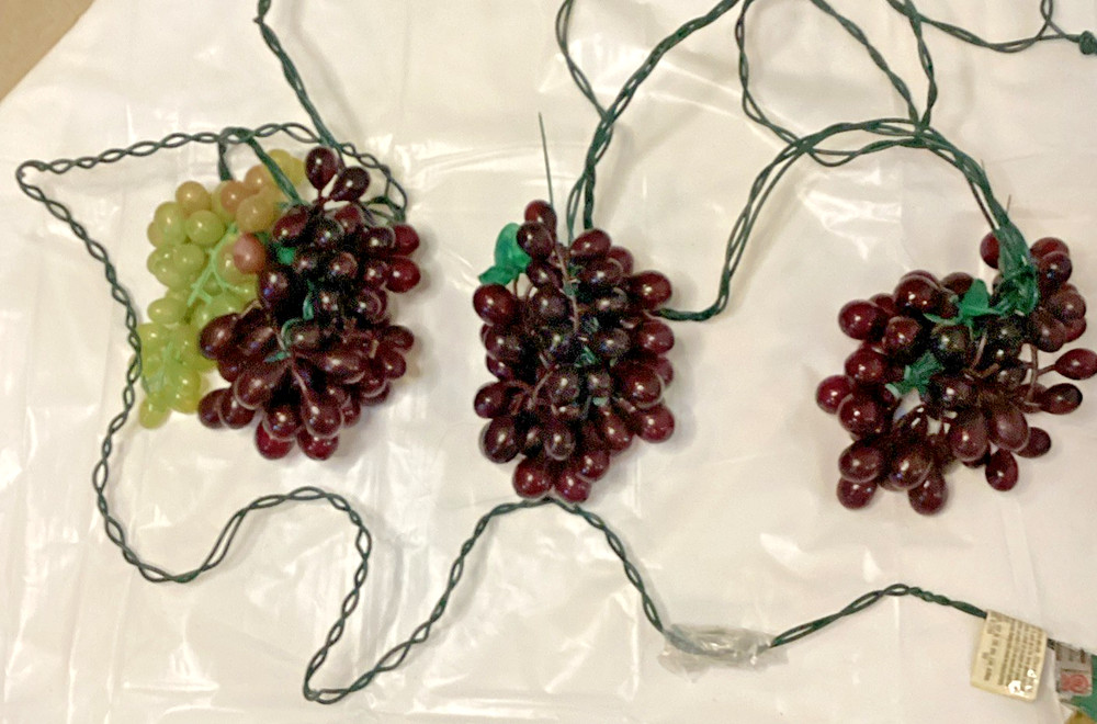 GRAPE CLUSTER LIGHTS 5 Clusters On String Indoor/Outdoor String Lights