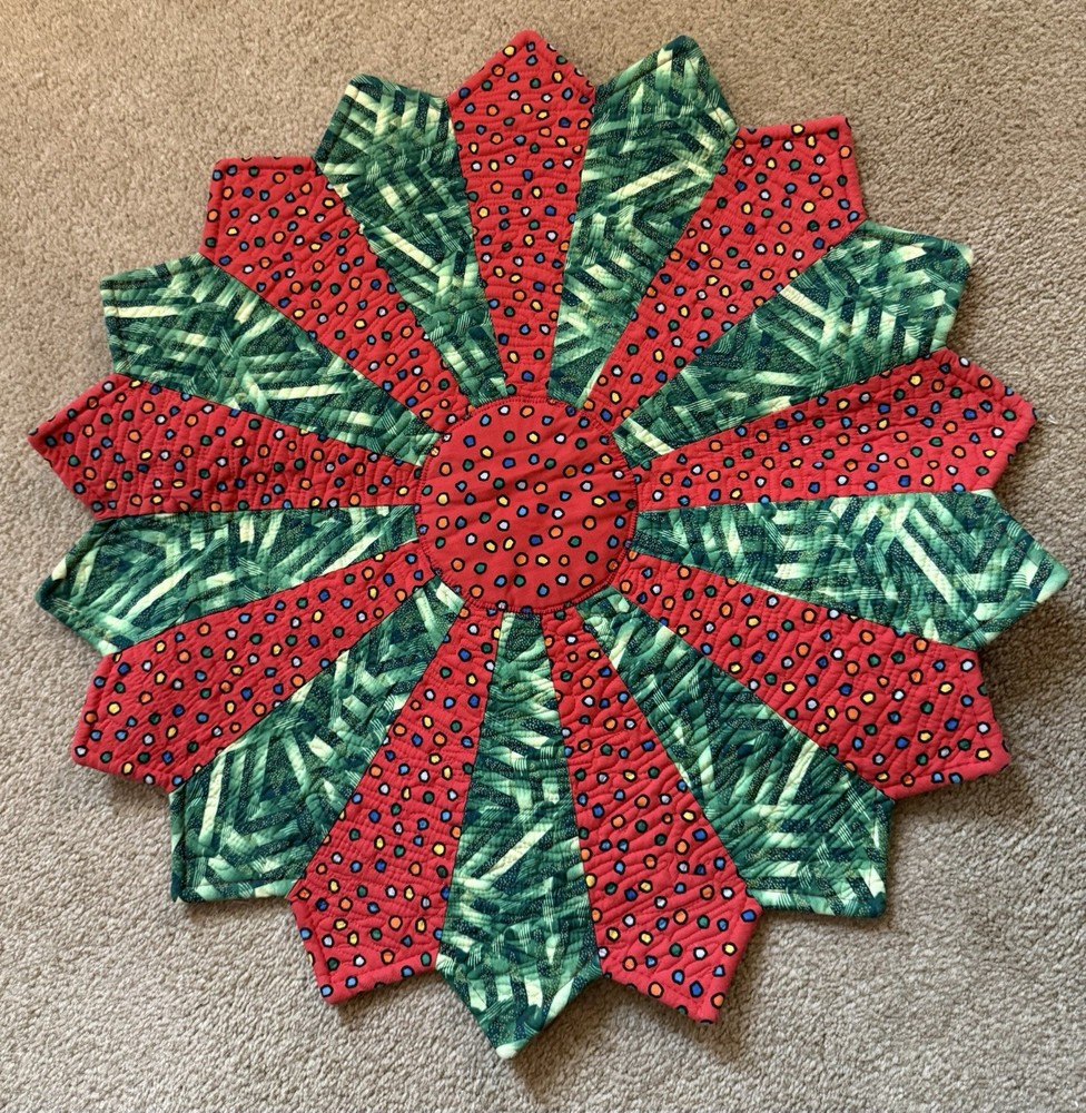 Hand Made Machine Quilted Reversible Table Mat Red Green 21” Diameter