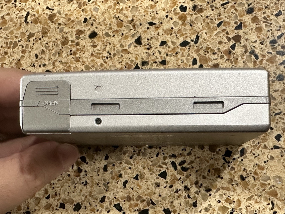 Sharp MD-MS100 Portable MiniDisc MD Recorder - Tested Working - US Seller