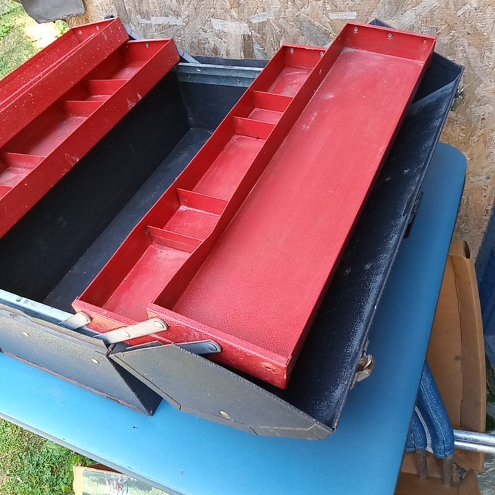20" Cantilever Four Tray Tool Box