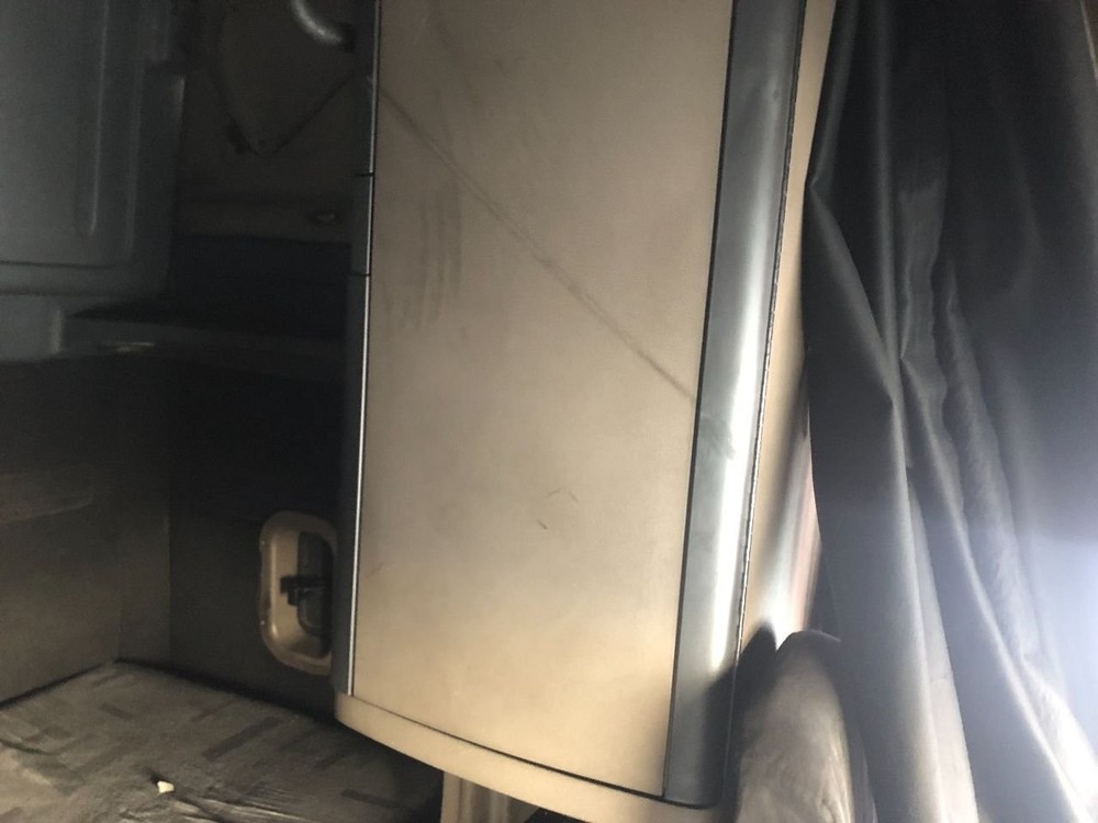Freightliner CASCADIA Left/Driver Sleeper Cabinet - Used