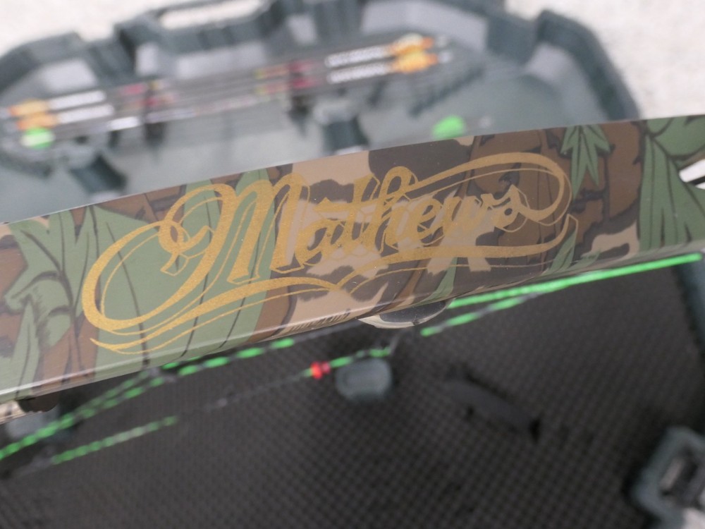 Mathews Solo Cam Machine Riser Bow RH 70LB
