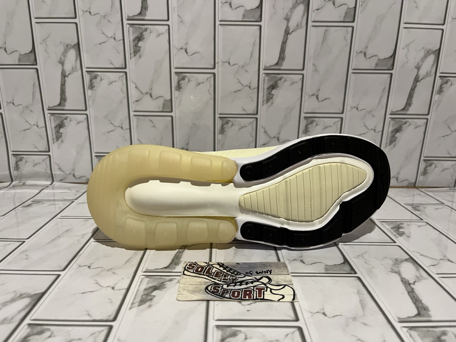 New Nike Air Max 270 Yellow White Running Gym Workout Training Shoes Womens