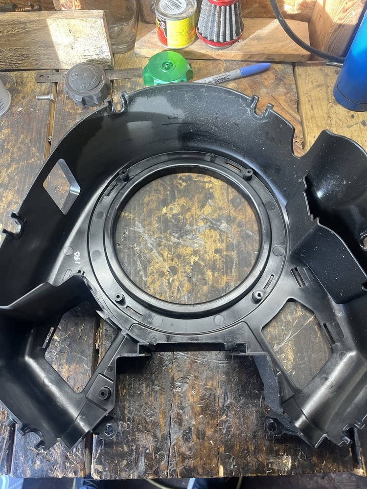 25HP BRIGGS AND STRATTON ENGINE SHROUD