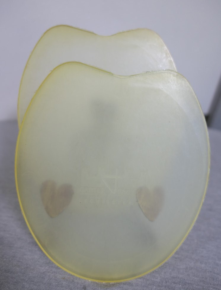 NEW Pair of Castle Plastics Size 4 Clear Hard Rubber Horse Hoof Shoe Flat Pads