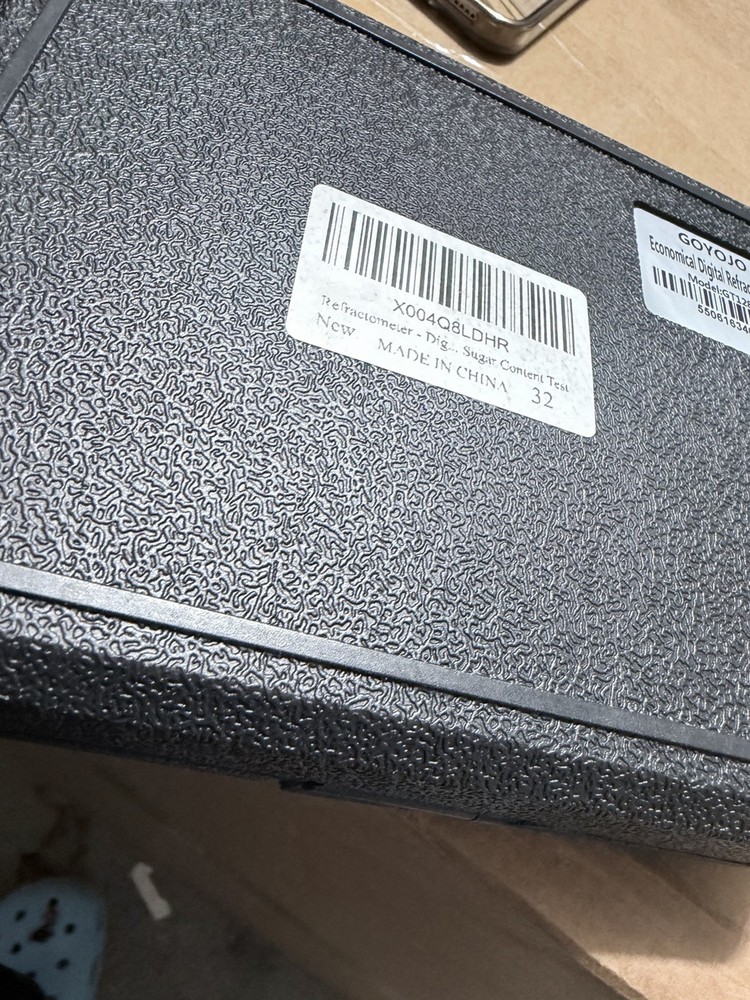 GOYOJO Digital Brix Refractometer Meter Lab Refractometer ±0.5 Brix/1℃ Accuracy