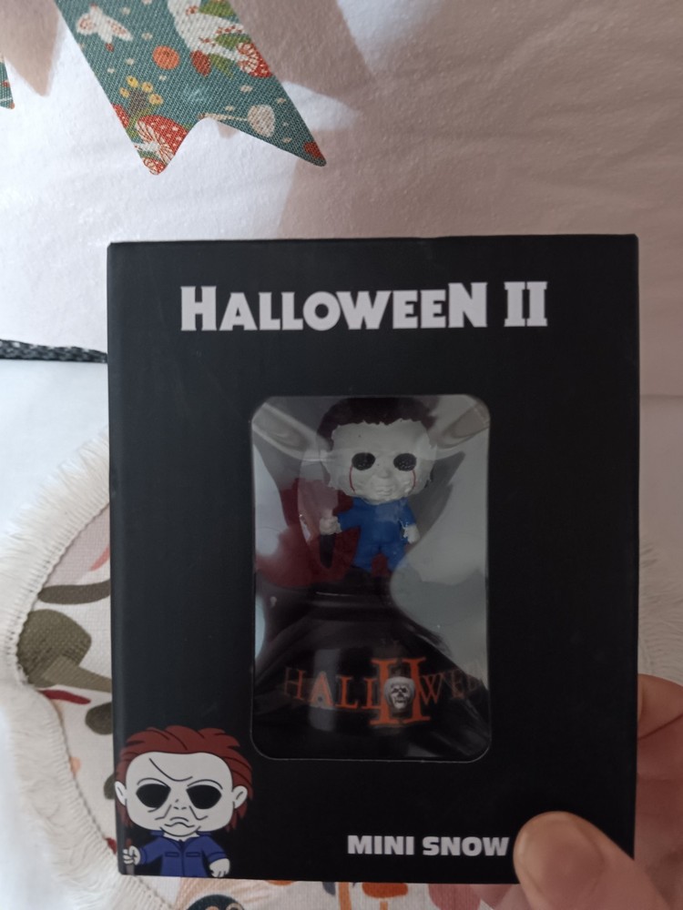 🔥Halloween II Horror Mini Snow Globe BNWT🔥
