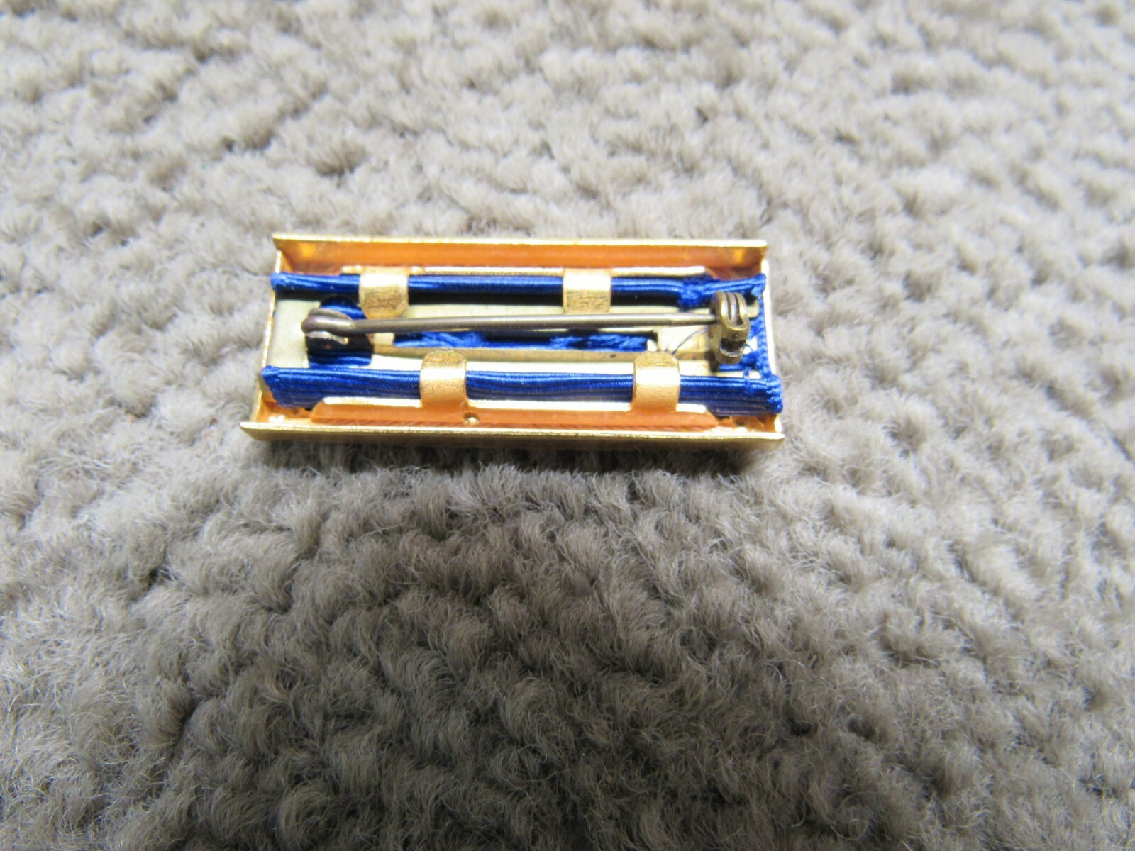 US WW2 Presidential Unit Citation Pin Back Original In govt Paper NOS