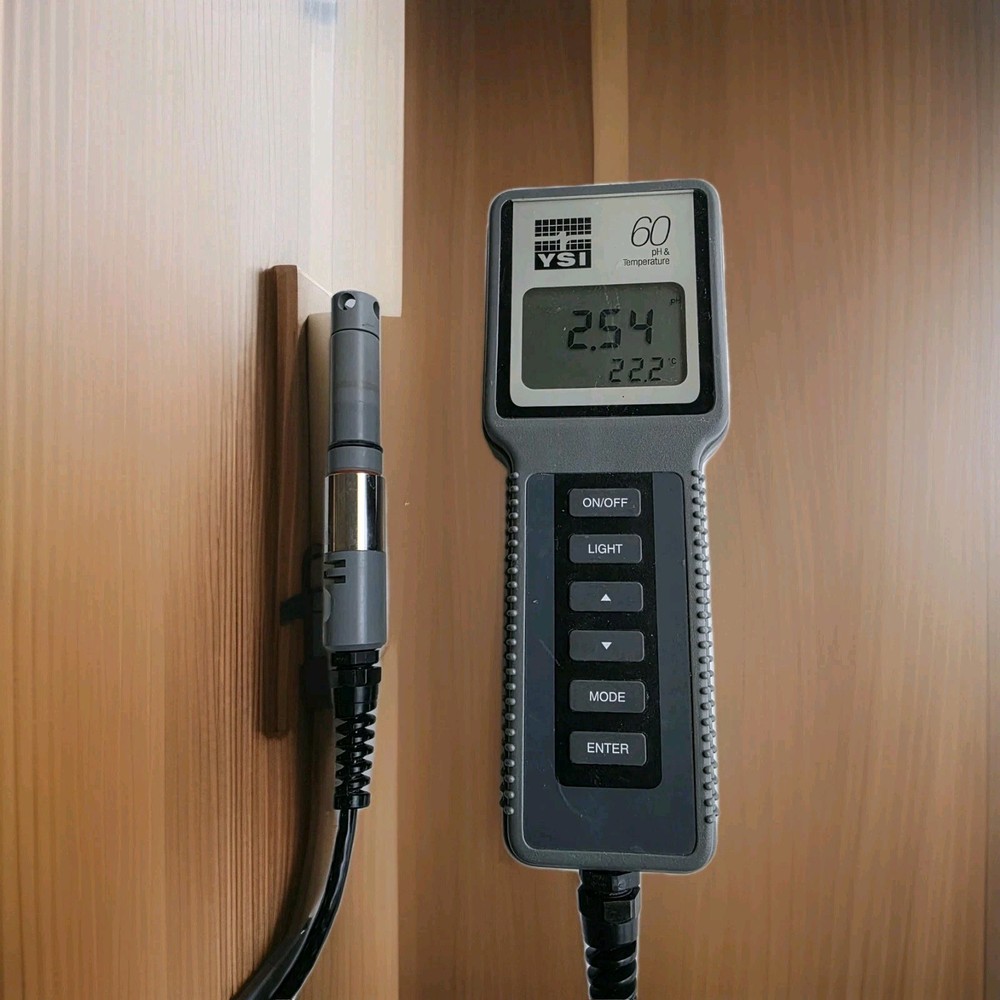 YSI Model 60 pH Temperature Meter w/ Probe – Field-Tested, Functional.
