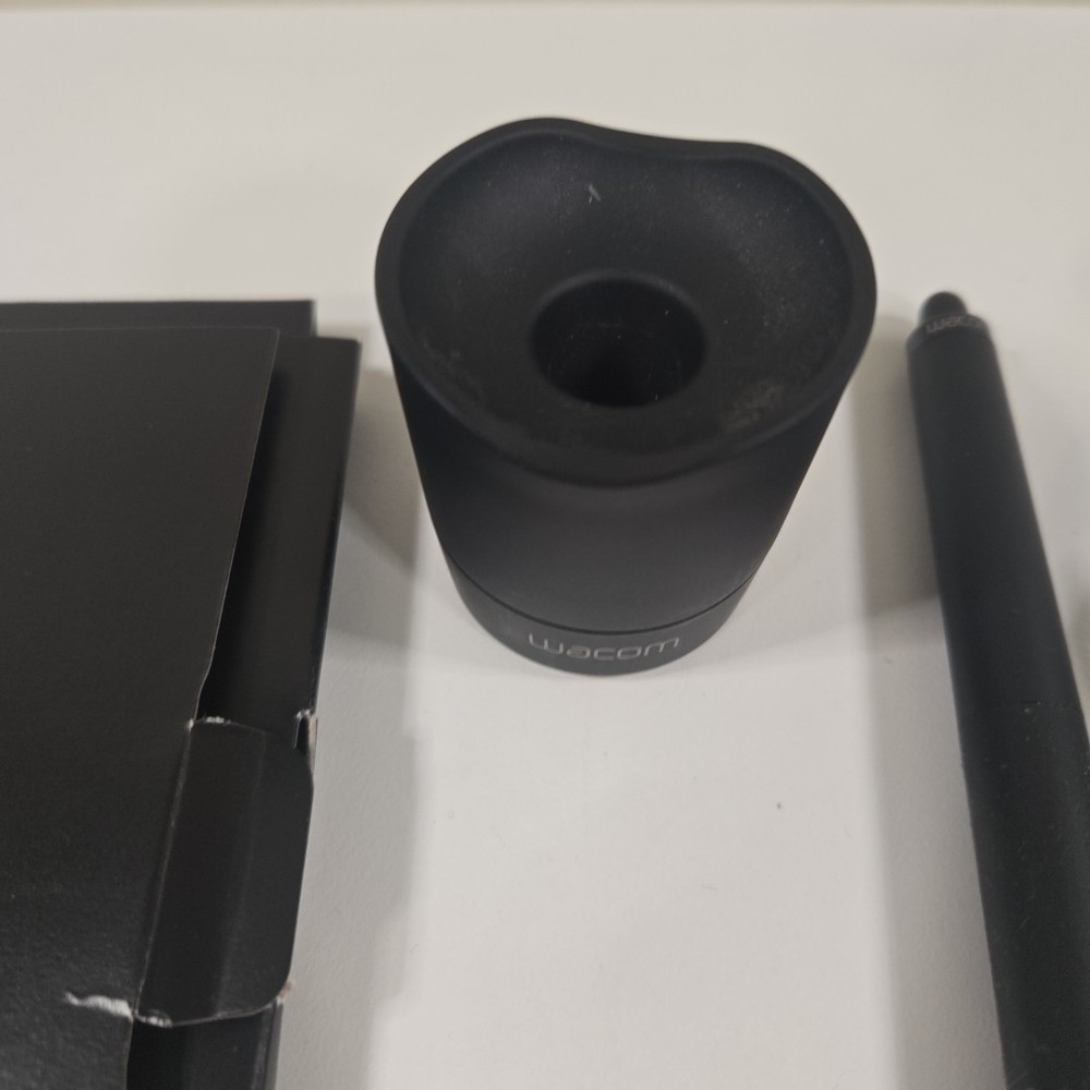 Wacom PTH-651 Intuos Pro Medium Creative Pen & Touch Tablet w/ Wireless Function