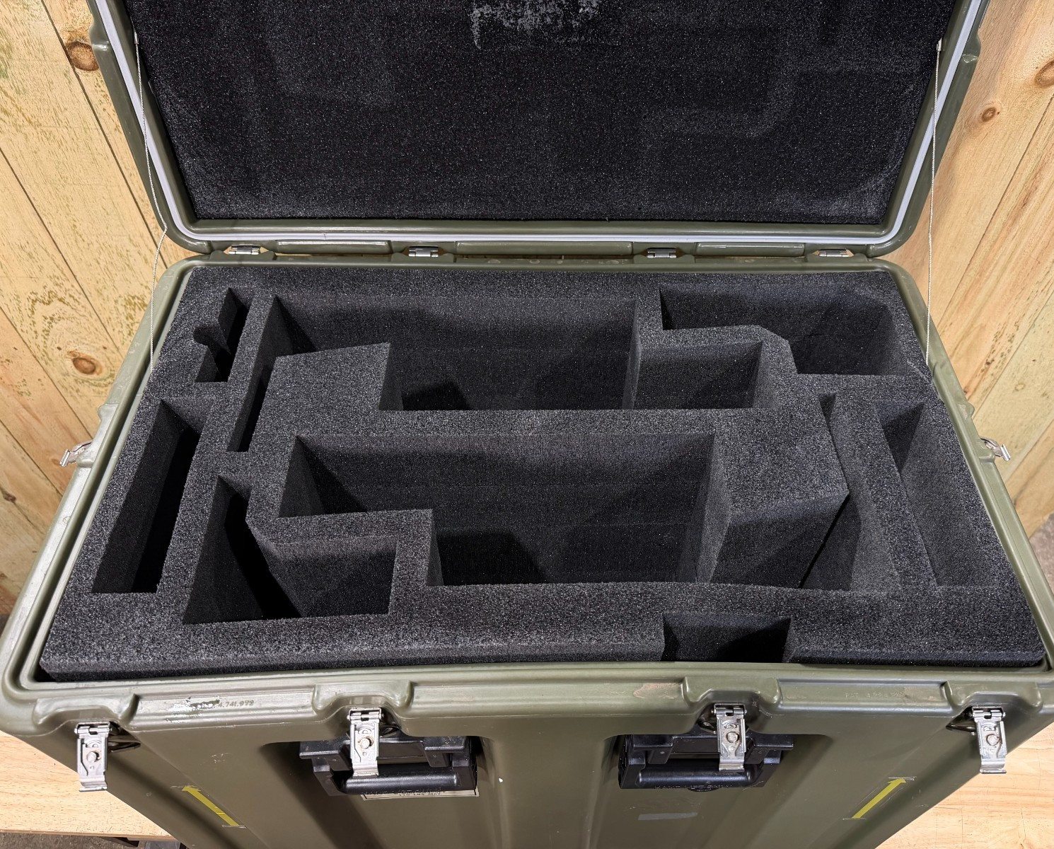 Pelican Hardigg Case 32x20.5x27.5" Green Military Waterproof Storage