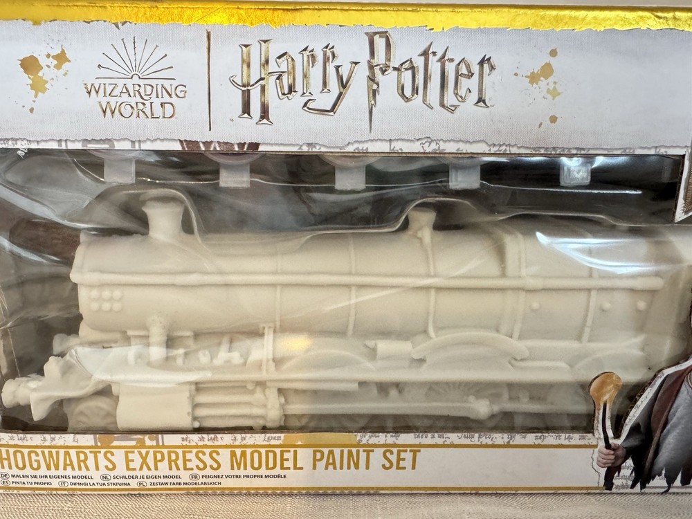 Harry Potter HOGWARTS EXPRESS Model Kit