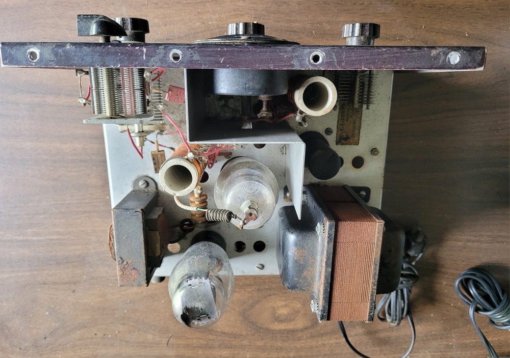 Vintage Johnson Viking Adventurer Tube Ham Radio Transmitter Powers Up As-Is