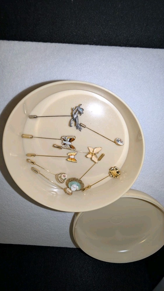 Avon Powder Box With 9 Hat Pins