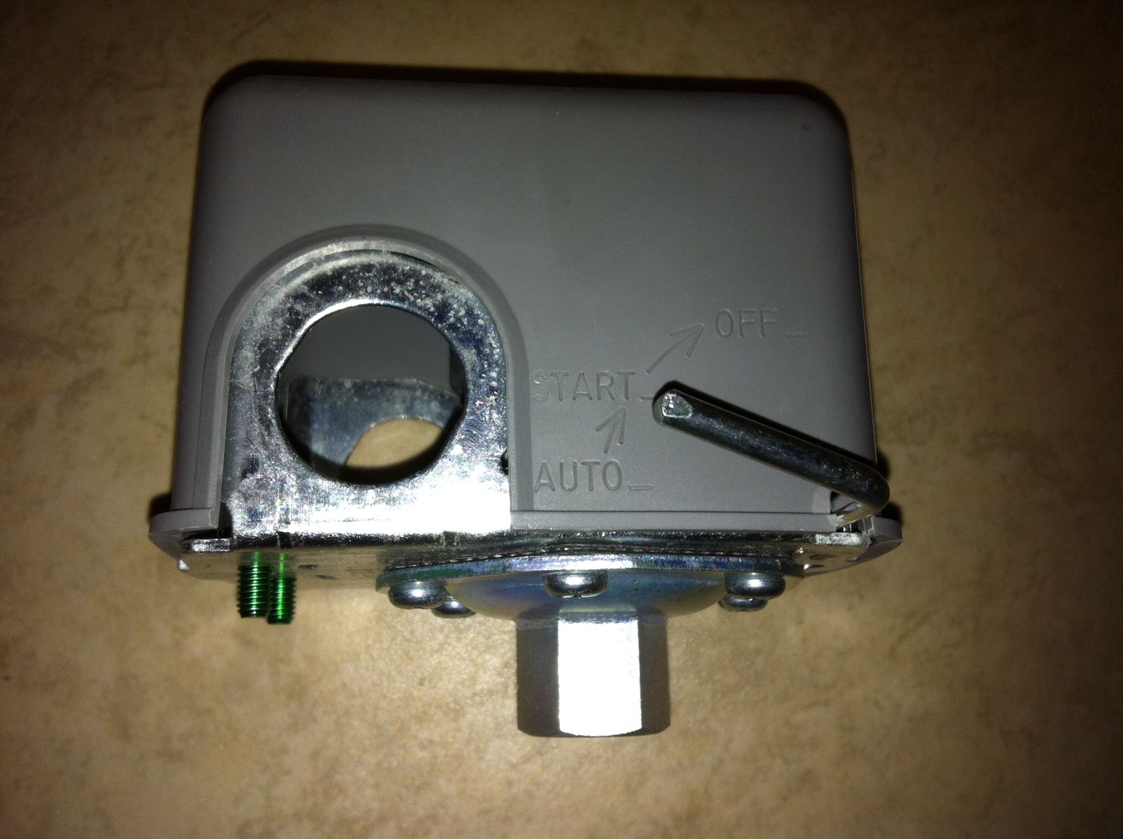 LOT OF 2 NEW PUMP PROTECTION SQUARE D WATER WELL PRESSURE SWITCH 9013FSG2J24M4