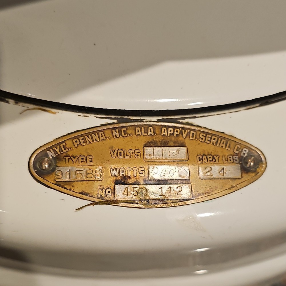 Antique White Computing Scale Type 91588, 24 lb Capacity, Standard Store Scale