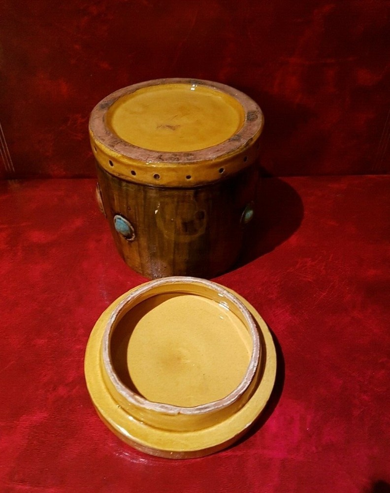Stunning Barrel Shaped Earthenware Pot