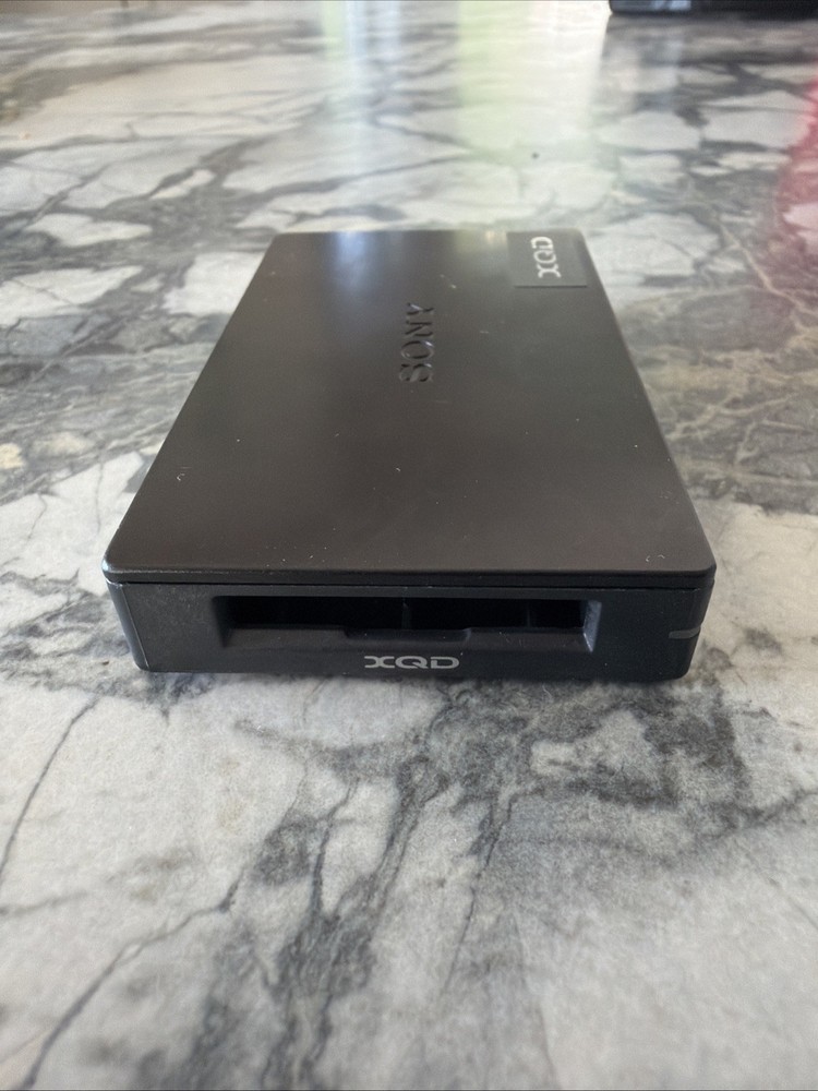 sony xqd/cfexpress type b memory card reader