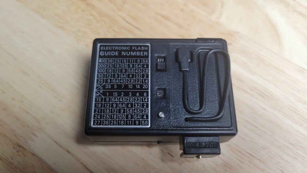 Vintage Quanatray Mini II Solid State DC Electronic Flash Unit with Original Box