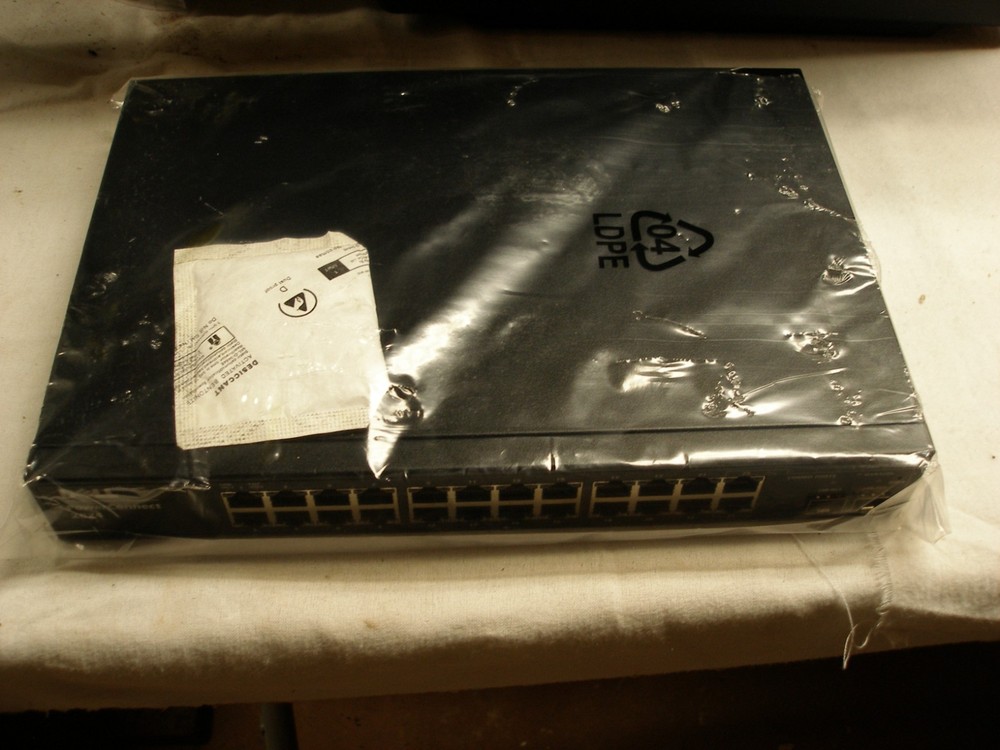 Dell PowerConnect (2824) Rack-Mountable Switch - Open Box