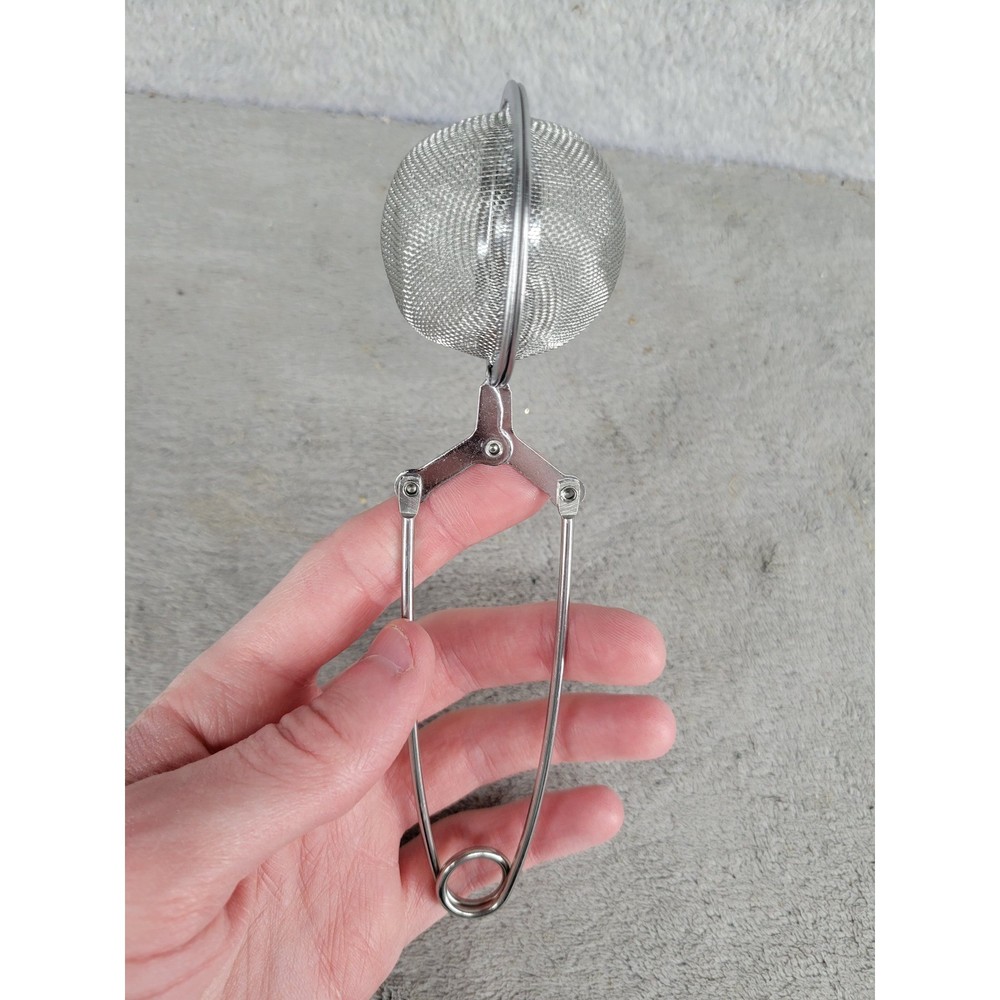 Stainless Steel Mesh Tea Infuser Squeeze Handle Loose Leaf Tea Steeper Silver