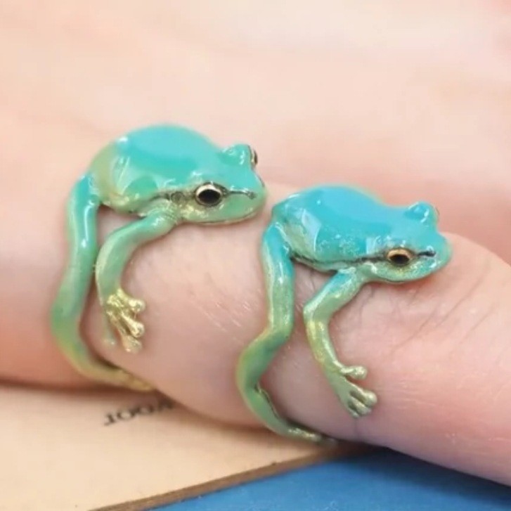 Playful Green Frog Ring - Unique Cute Design Adjustable Open Size