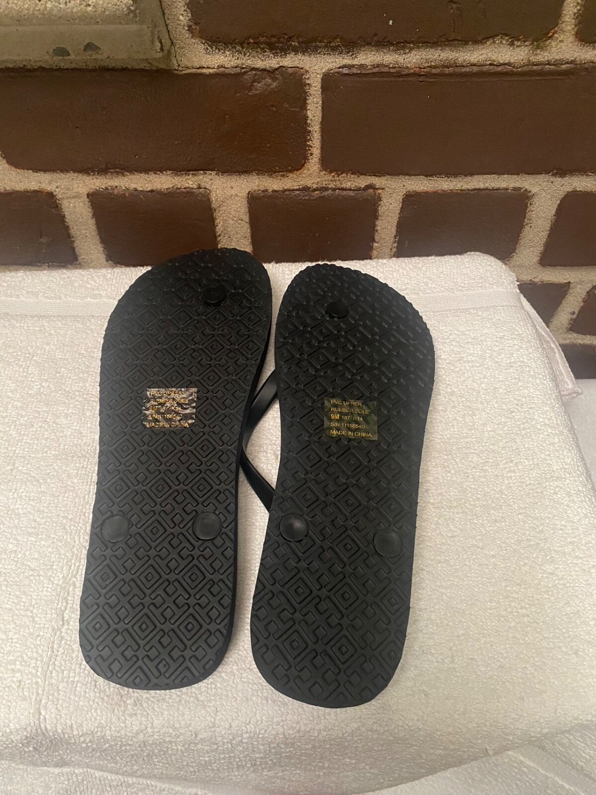 NWOB TORY BURCH MONOGRAM FLIP FLOPS 8 rubber thong sandals Black - NEW