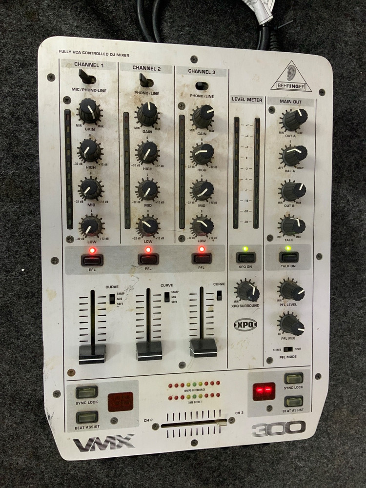 Behringer Model VMX-300 DJ 3 Channel Pro Mixer Missing Some Knobs
