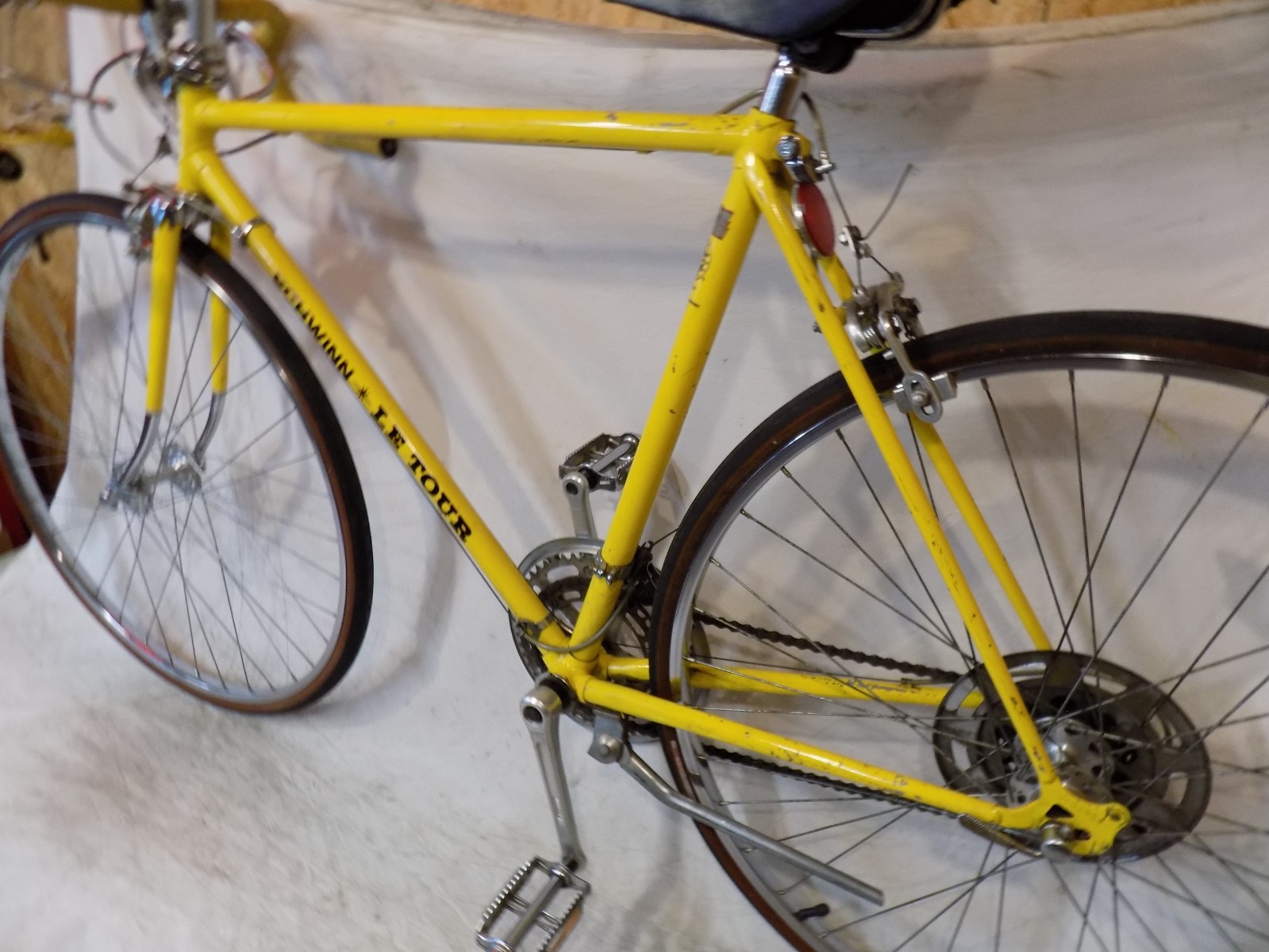 1974 SCHWINN LE TOUR MENS 10-SPEED ROAD BIKE SUPER SPORT VOYAGEUR 12 VINTAGE 74