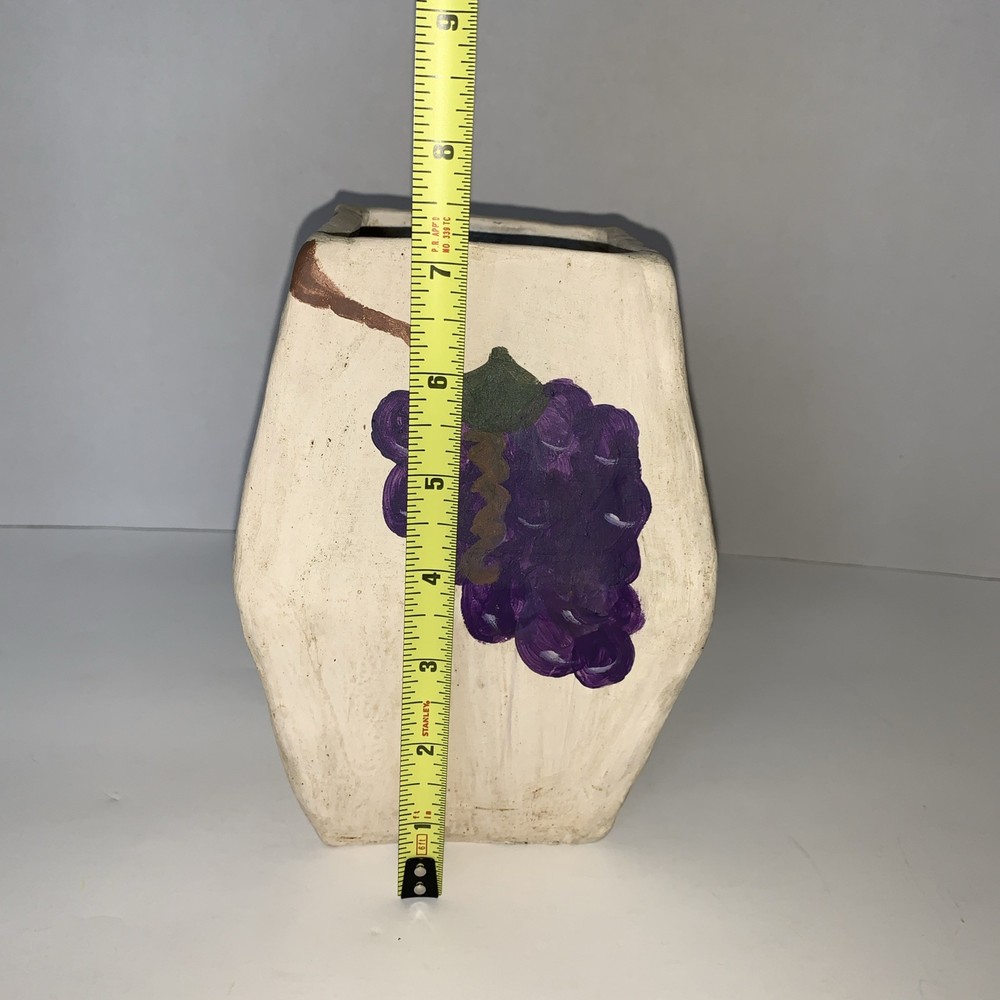 High School Project Pottery Grape Theme Decoration ￼￼