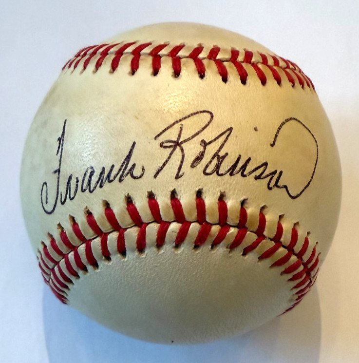 FRANK ROBINSON SIGNED OAL BASEBALL WITH JSA BASIC CERTIFICATION
