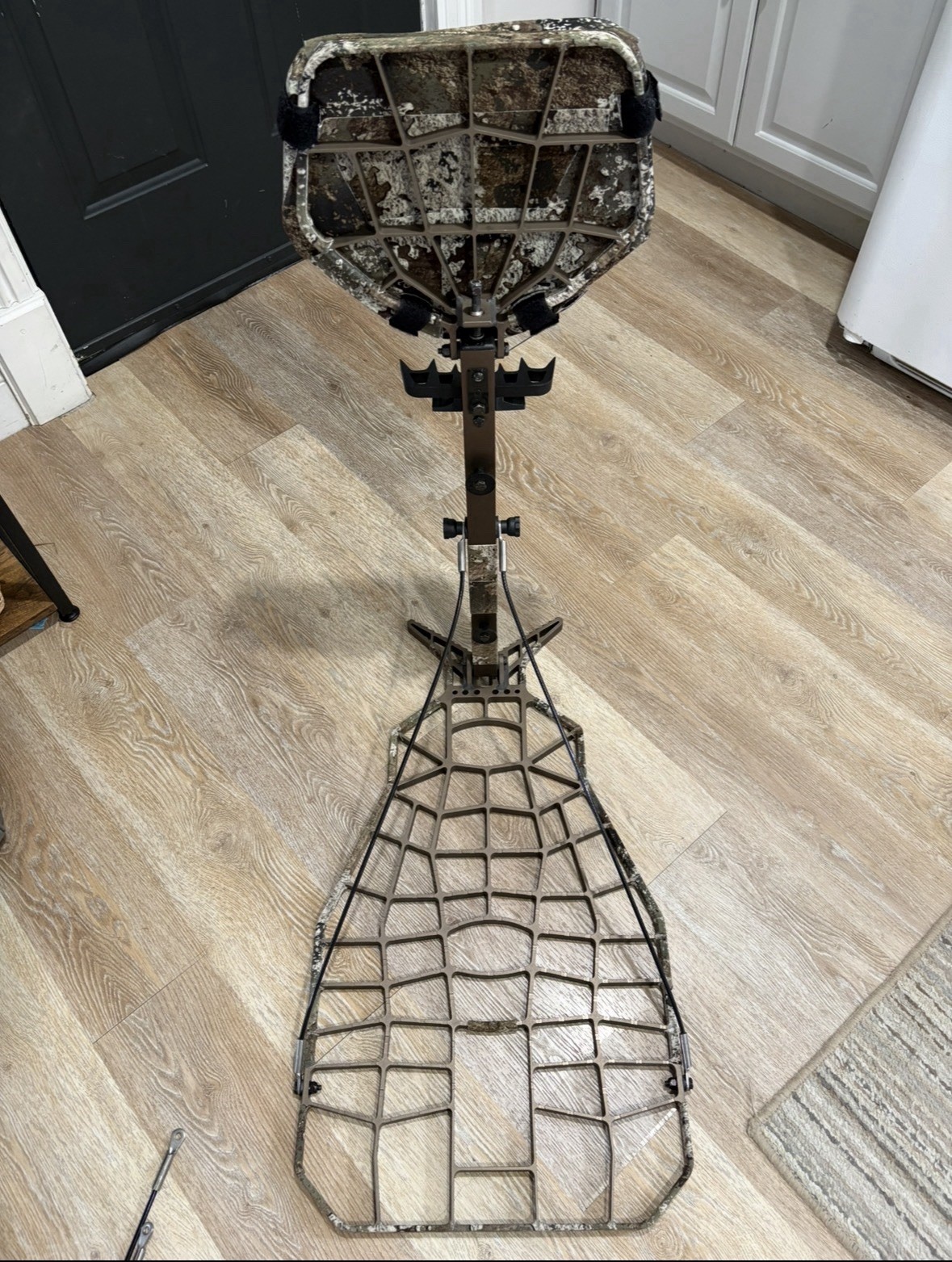 Beast Hunting Treestand Beastgear Hang-On Tree Stand for Deer Hunting Gen 1