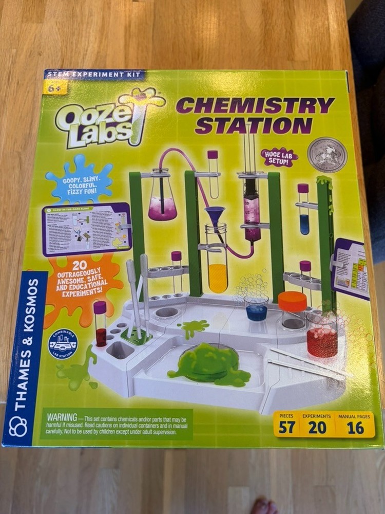 Thames & Kosmos Ooze Labs Chemistry Station