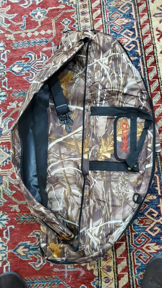 Compound Bow Case Light-Weight Soft Bow Bag with Arrow Pocket and Backpack Strap